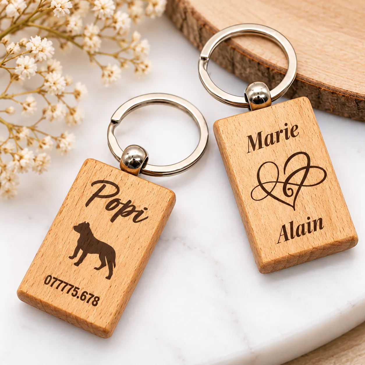 Porte-clés personnalisé en bois dans une boîte cadeau